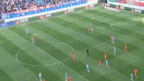 NBA最新MVP榜：亚历山大居首，约基奇紧随其后，詹姆斯排名第五